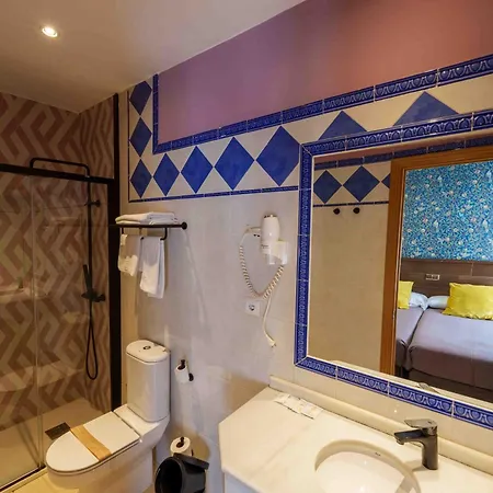 Sol Hotell 2*